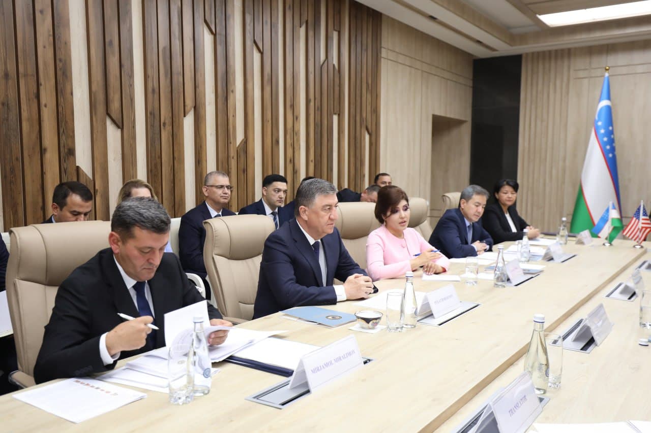 AQSH davlat kotibining fuqarolar xavfsizligi, demokratiya va inson huquqlari boʻyicha oʻrinbosari Uzra Zeya xonimning Ichki ishlar vaziri general-leytenant Poʻlat Bobojonov bilan uchrashuvi boʻlib oʻtdi