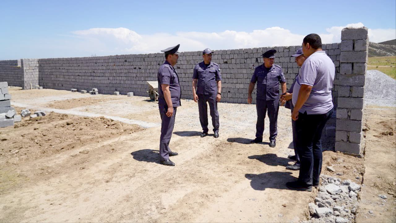 Самарқанд вилояти ИИБ бошлиғи Раҳмат Маматов Самарқанд туманида жойлашган ИИБ дала-ўқув полигонида бўлди