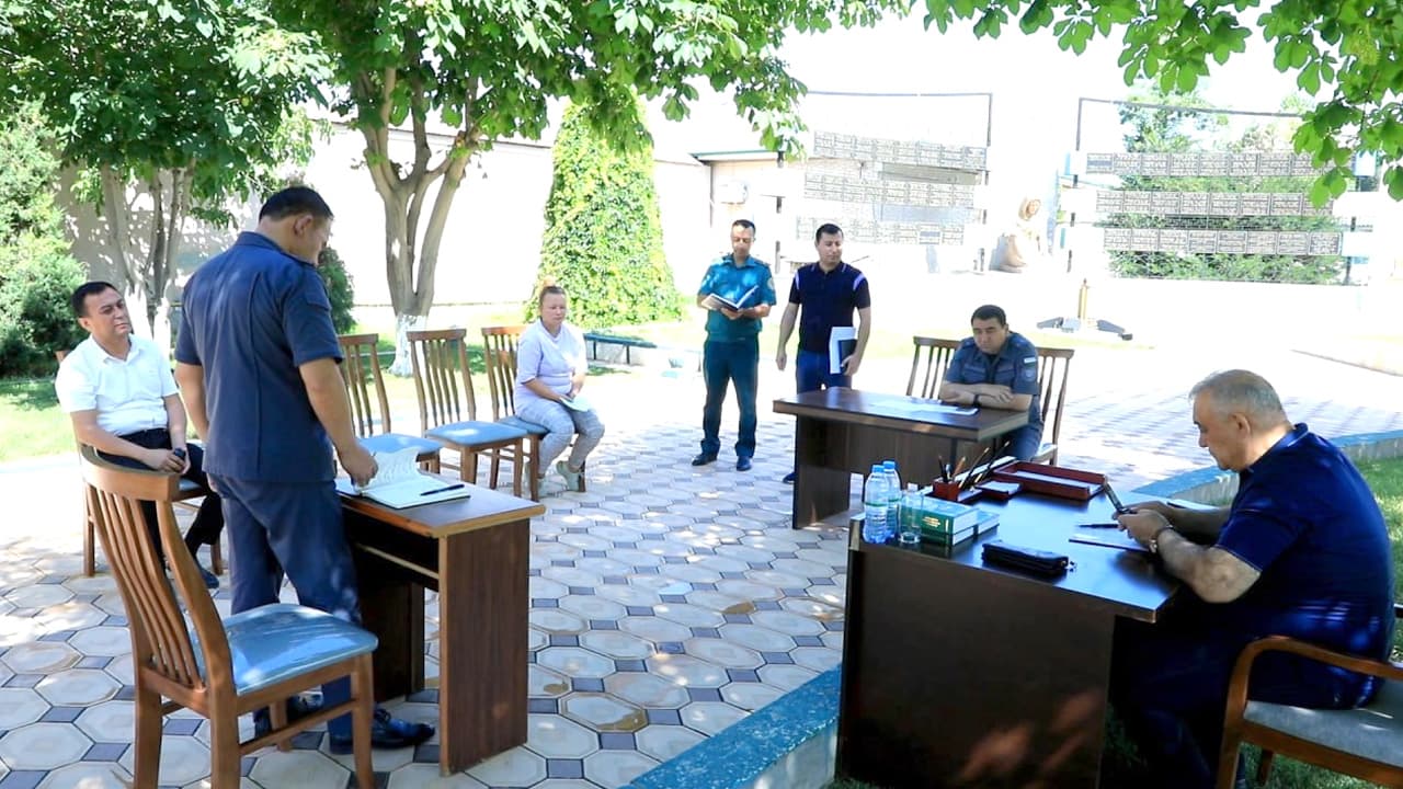 The head of the DIA of Jizzakh region, Major General Ghairat Kadirov, met with representatives of individuals and legal entities