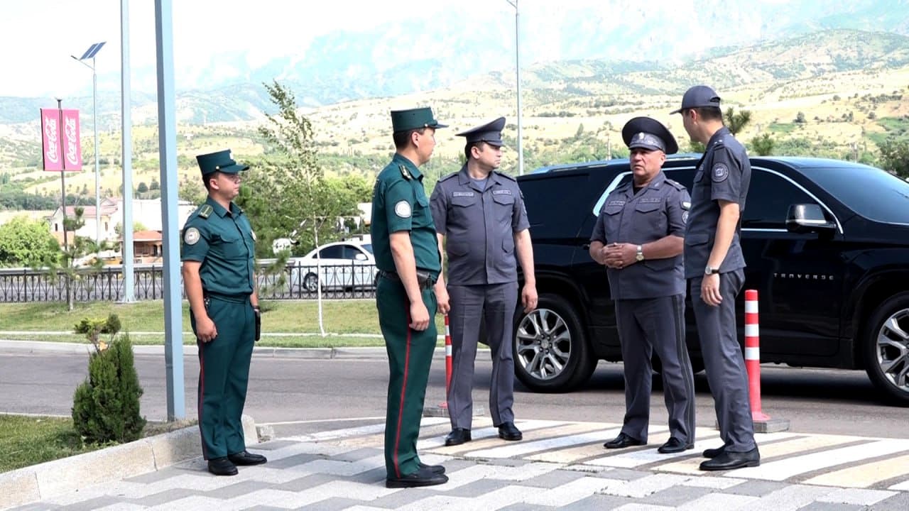 Заместитель министра внутренних дел генерал-майор Баходир Мирзарахимов изучил деятельность сотрудников Управления обеспечения безопасного туризма ГУВД Ташкентской области