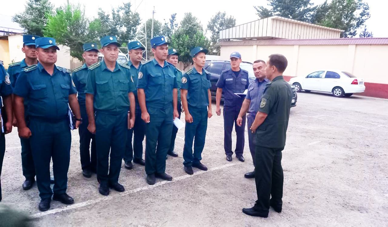 Сирдарё вилояти сектор раҳбарлари Сайхунобод туманида жиноятчилик ва ҳуқуқбузарликларни барвақт олдини олишга қаратилган амалий ишлар билан танишди