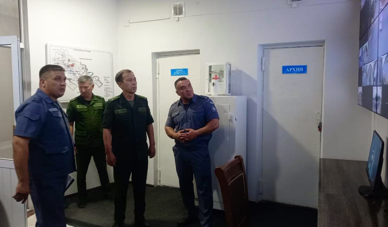 Сирдарё вилояти сектор раҳбарлари Сайхунобод туманида жиноятчилик ва ҳуқуқбузарликларни барвақт олдини олишга қаратилган амалий ишлар билан танишди