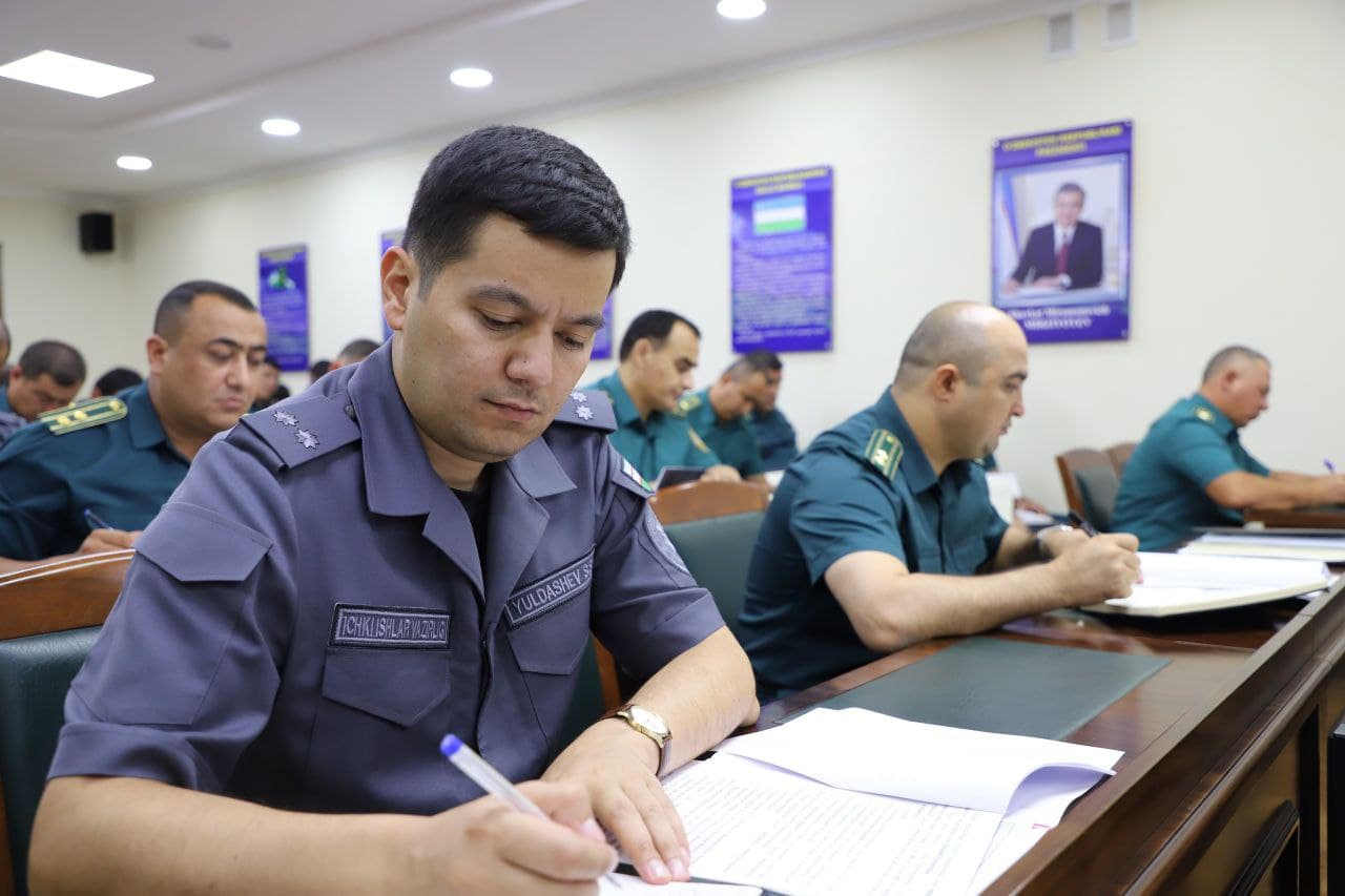 Surxondaryo viloyati IIBda Vaziri oʻrinbosari polkovnik Ramazon Ashropov ishtirokida hisobot yigʻilishi oʻtkazildi