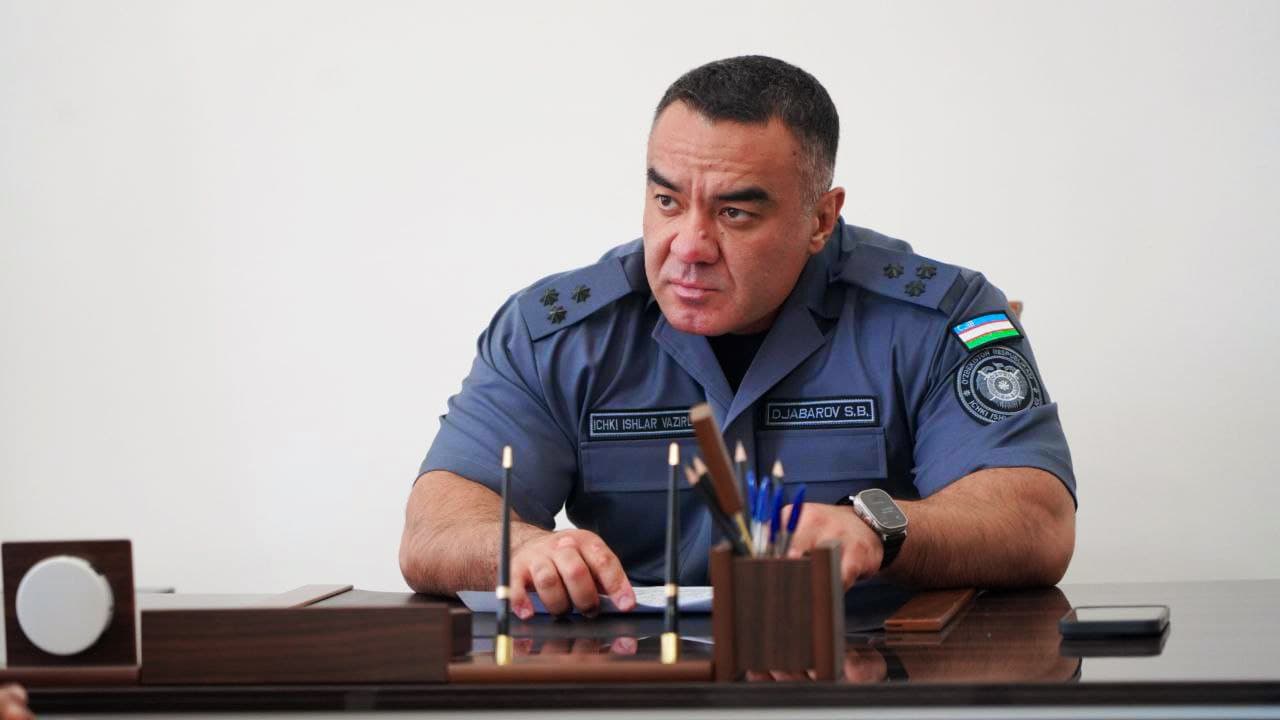 Sirdaryo viloyati IIB boshligʻi polkovnik Sandjar Djabarovning navbatdagi aholi murojaatlariga bagʻishlangan qabuli viloyat Xalq qabulxonasida boʻlib oʻtdi
