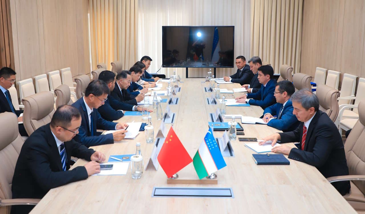On July 31, Colonel Ramazon Ashropov, the Deputy Minister of Internal Affairs of the Republic of Uzbekistan, met with Jiang Jianguo, the Deputy Chairman of the Standing Committee of the Chinese Society for the Study of Human Rights