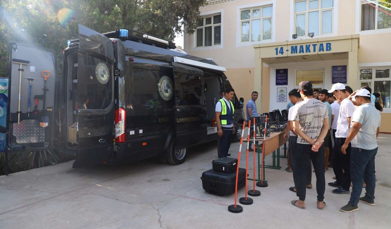 Surxondaryo viloyati Muzrabot tumandagi «Otaliqqa olingan yoshlar» Ekspert-kriminalist sohasi bilan yaqindan tanishishdi