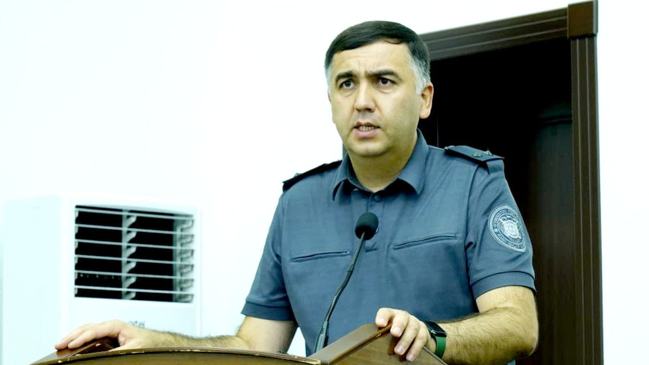 Жиззах вилояти ички ишлар бошқармасида «Республикада ички ишлар ходимлари томонидан содир қилинган қонун бузилиши ва салбий ҳолатлар» мавзусига бағишланган танқидий руҳда йиғилиш бўлиб ўтди