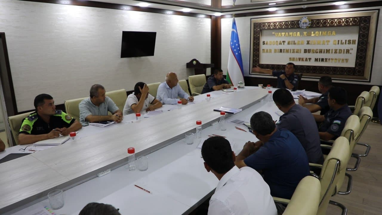 Қашқадарё вилояти ИИБ Йўл ҳаракати хавфсизлиги бошқармасида йилнинг иккинчи ярмида амалга оширилиши лозим бўлган ишлар муҳокама қилинди