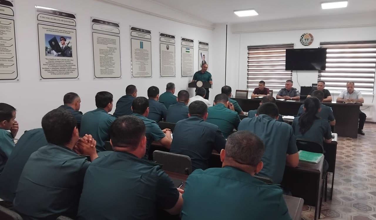 Buxoro viloyati IIB boshligʻi Qorovulbozor, Jondor va Kogon tumanlari ichki ishlar boʻlimlari shaxsiy tarkibi bilan xizmat intizomi va qonunchilikni mustahkamlash borasida muhokama yigʻilishi oʻtkazdi