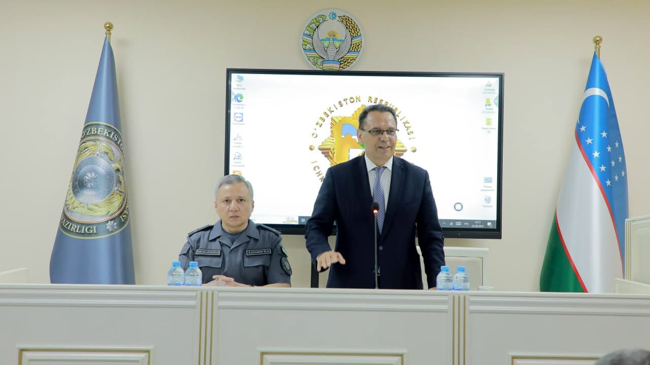 Министр высшего образования, науки и инноваций Республики Узбекистан Конгратбай Шарипов пообщался со слушателями, обучающимися в магистратуре Академии МВД