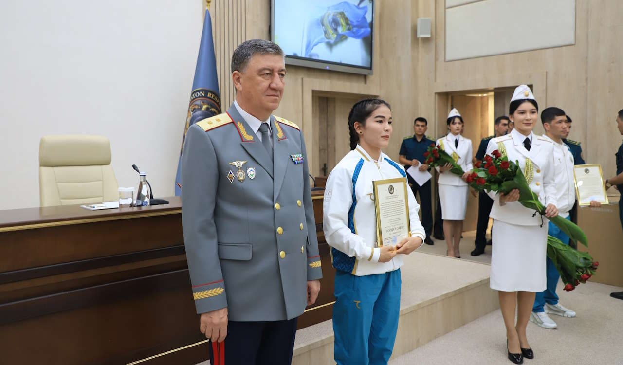 С участием Министра внутренних дел Республики Узбекистан генерал-лейтенанта Пулата Бобожонова состоялась торжественная церемония награждения группы сотрудников органов внутренних дел, принимавших участие в XXXIII летних Олимпийских играх в Париже