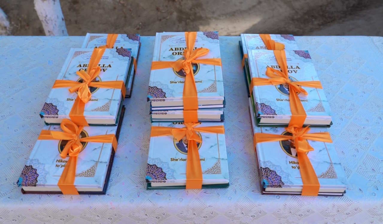 Сирдарё вилояти Ички ишлар бошқармаси бошлиғи полковник Санжар Джабаров ўз қарамоғида бўлган умумтаълим мактабининг биринчи қўнғироқ байрам тадбирида иштирок этди