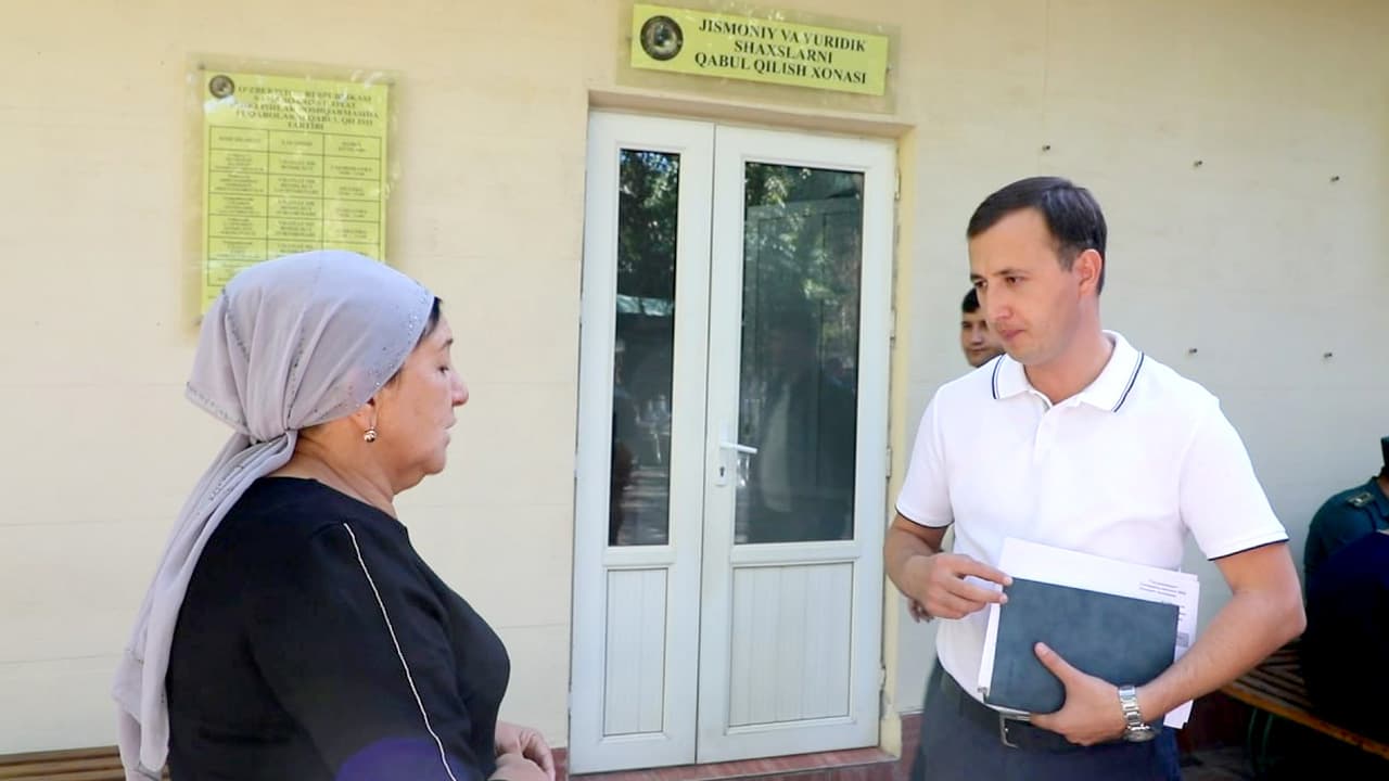 В УВД Самаркандской области состоялся очередной прием граждан, проведенный начальником управления полковником Рахматом Маматовым
