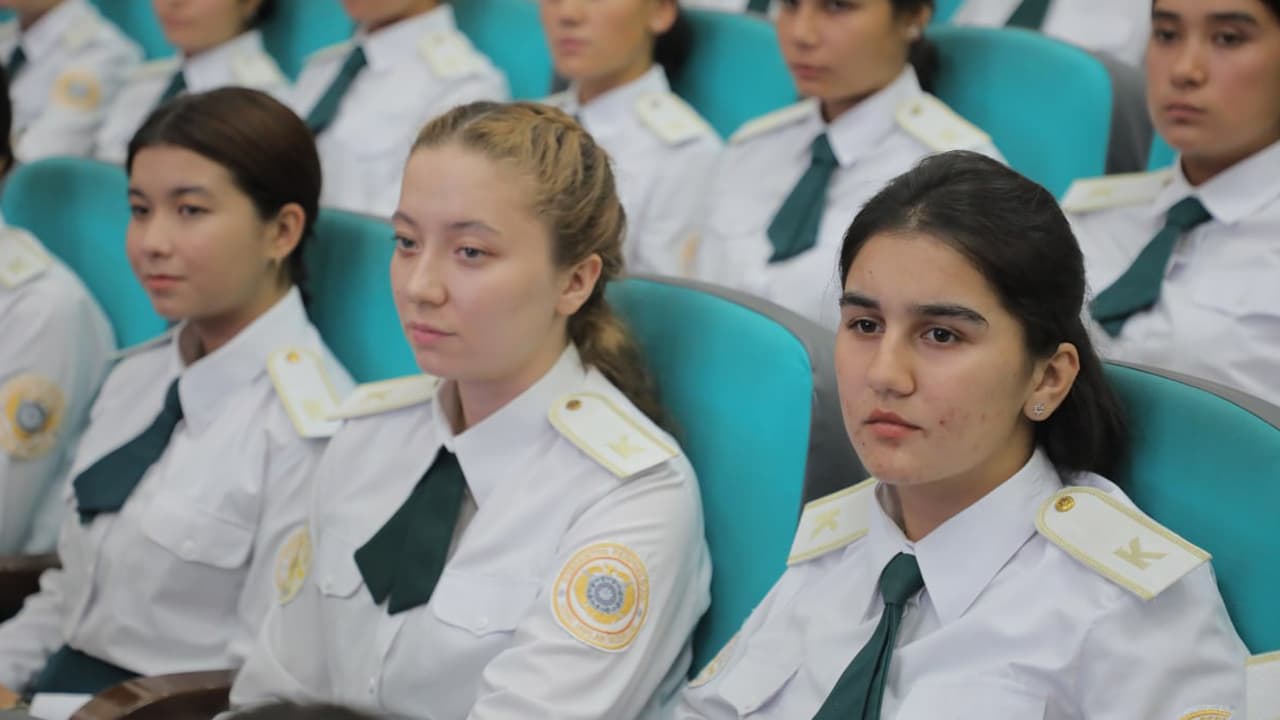 ИИВ Академиясида олима аёллар иштирокида бўлиб ўтган учрашув курсант қизларга катта мотивация берди