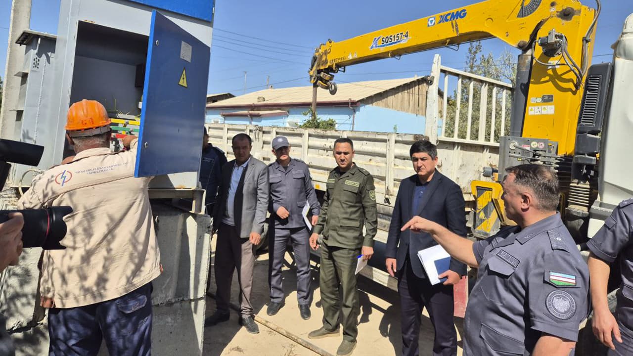 Ichki ishlar vaziri oʻrinbosari general-mayor Baxodir Mirzaraximov Xorazm viloyati Bogʻot tumanida oʻrganishlar olib bormoqda