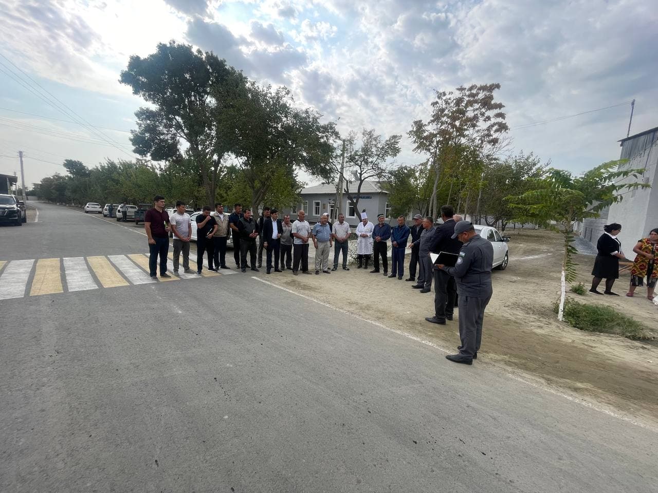 Бухоро вилояти ИИБ бошлиғи подполковник Икромжон Турсунов вилоят 3-секторига қарашли Шофиркон туманида ўрганиш ишларини олиб борди