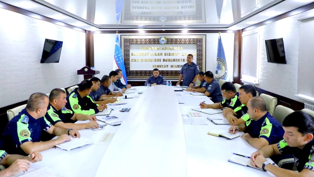 ИИВ Жамоат хавфсизлиги департаменти Йўл ҳаракати хавфсизлиги хизмати бошлиғи полковник Шерзод Ибрагимов иштирокида видеоселектор йиғилиши бўлиб ўтди