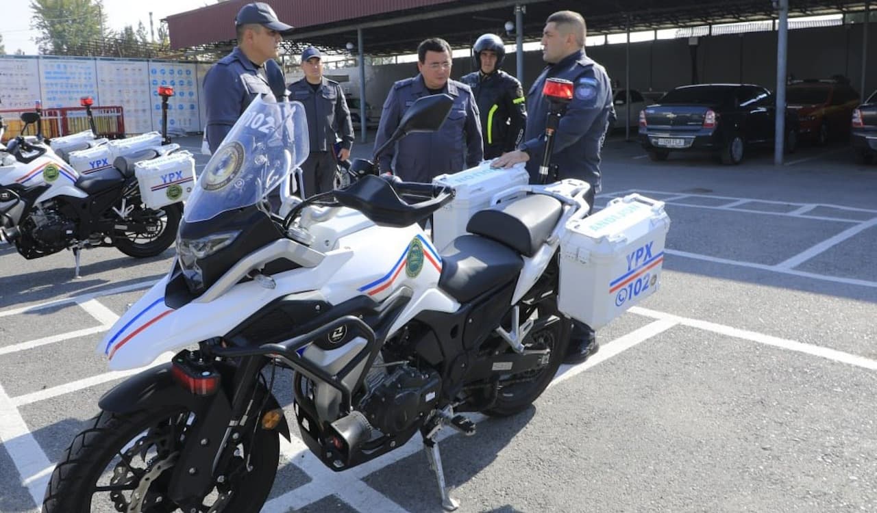 Andijon viloyatida IIV Jamoat xavfsizligi departamenti yoʻl harakati xavfsizligi xizmati boshligʻi polkovnik Sherzod Ibragimov, viloyat IIB rahbariyati hamda YHXB shaxsiy tarkib xodimlari ishtirokida yigʻilish boʻlib oʻtdi