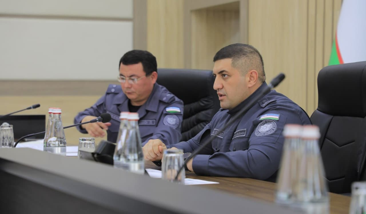 Andijon viloyatida IIV Jamoat xavfsizligi departamenti yoʻl harakati xavfsizligi xizmati boshligʻi polkovnik Sherzod Ibragimov, viloyat IIB rahbariyati hamda YHXB shaxsiy tarkib xodimlari ishtirokida yigʻilish boʻlib oʻtdi