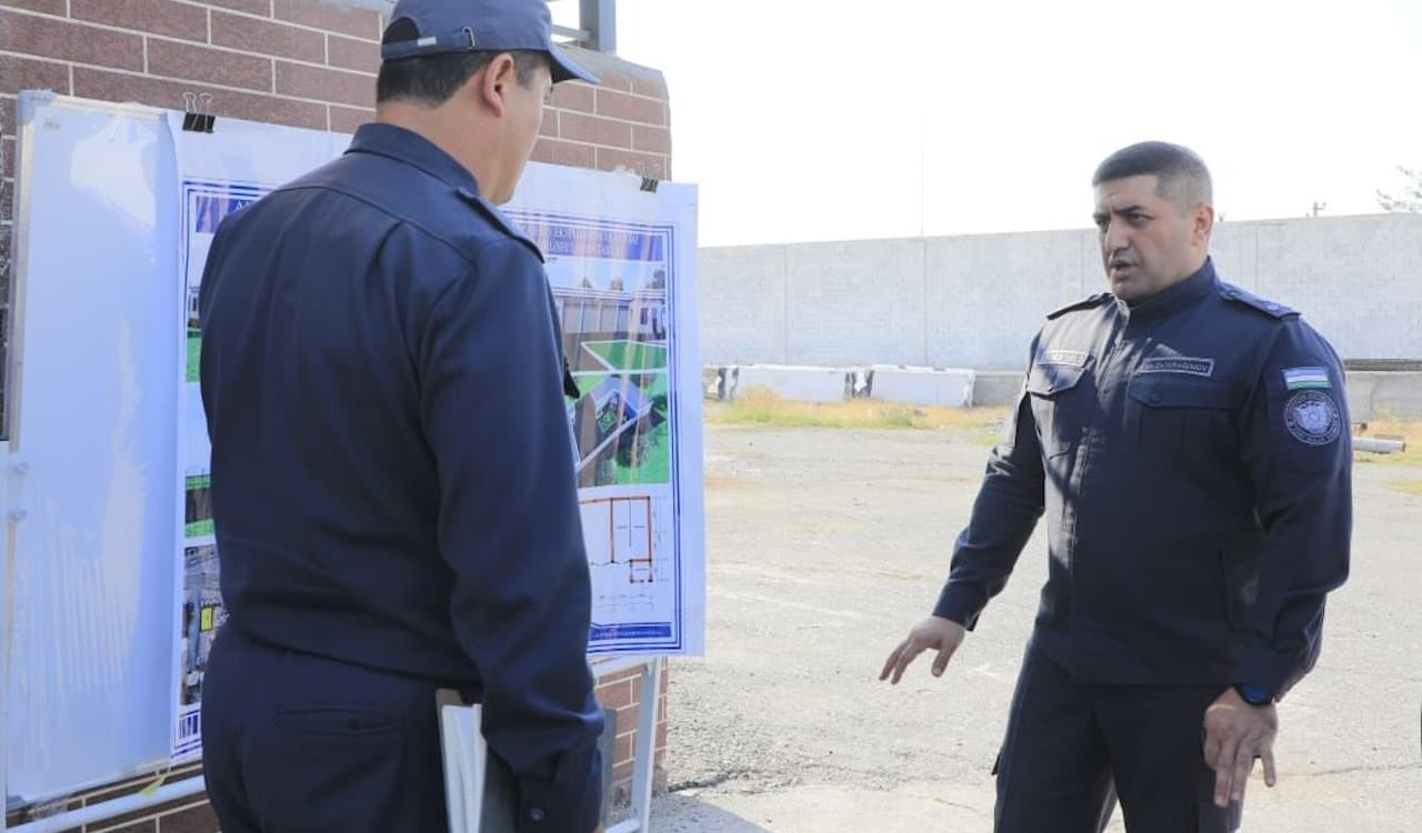 Andijon viloyatida IIV Jamoat xavfsizligi departamenti yoʻl harakati xavfsizligi xizmati boshligʻi polkovnik Sherzod Ibragimov, viloyat IIB rahbariyati hamda YHXB shaxsiy tarkib xodimlari ishtirokida yigʻilish boʻlib oʻtdi