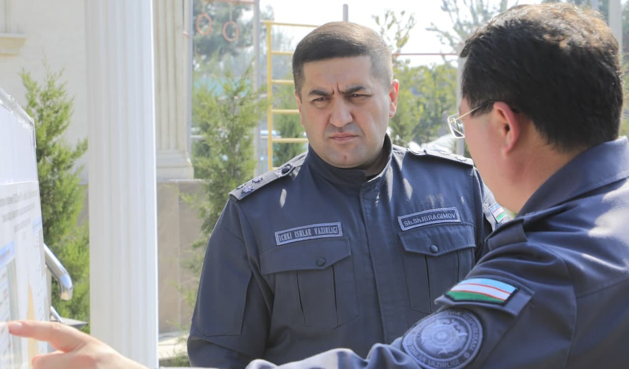 Andijon viloyatida IIV Jamoat xavfsizligi departamenti yoʻl harakati xavfsizligi xizmati boshligʻi polkovnik Sherzod Ibragimov, viloyat IIB rahbariyati hamda YHXB shaxsiy tarkib xodimlari ishtirokida yigʻilish boʻlib oʻtdi