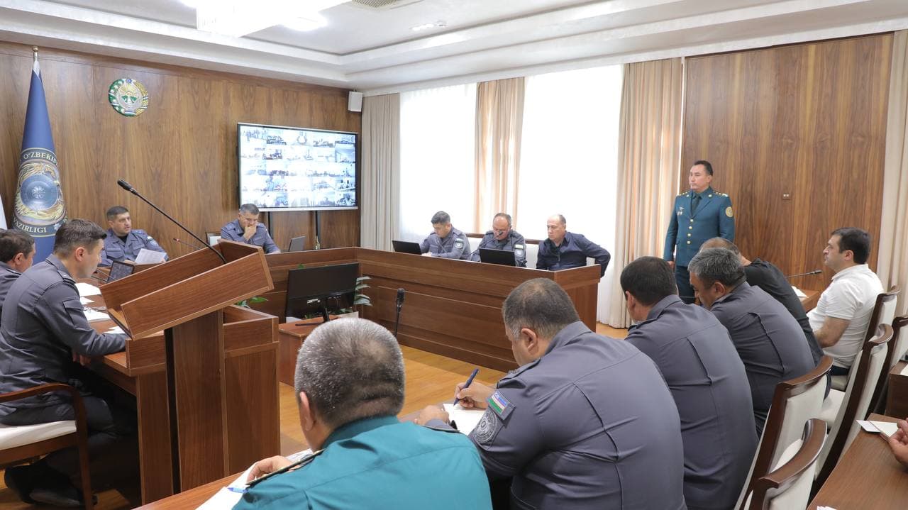 В Ташкентской области состоялось совещание с участием начальника Службы безопасности дорожного движения МВД, руководства областного ГУВД и личного состава