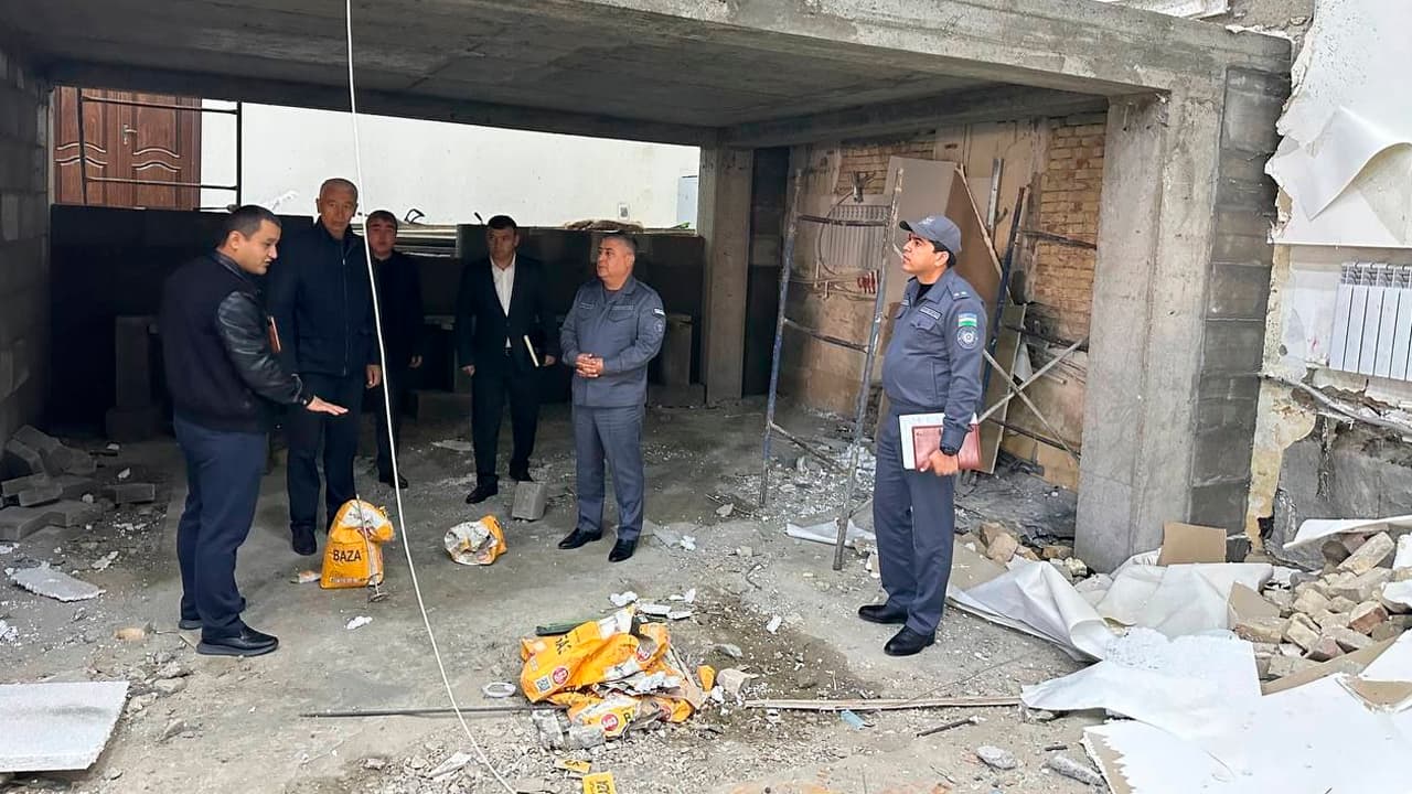The large-scale construction and repair work being carried out at the "Video Surveillance Center" planned to be built based on the Road Traffic Safety Department of the Public Security Service of DIA of Bukhara region was inspected on site