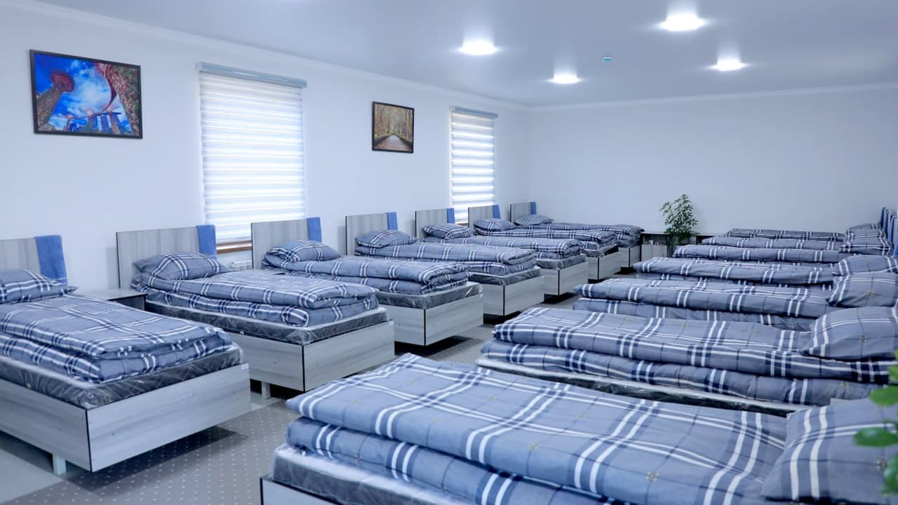 Жиззах вилояти Пахтакор тумани ички ишлар бўлими ҳудудида 14 та хонага эга қўшимча маъмурий бино ҳамда вақтинча сақлаш ҳибсхонаси бунёдга келтирилди