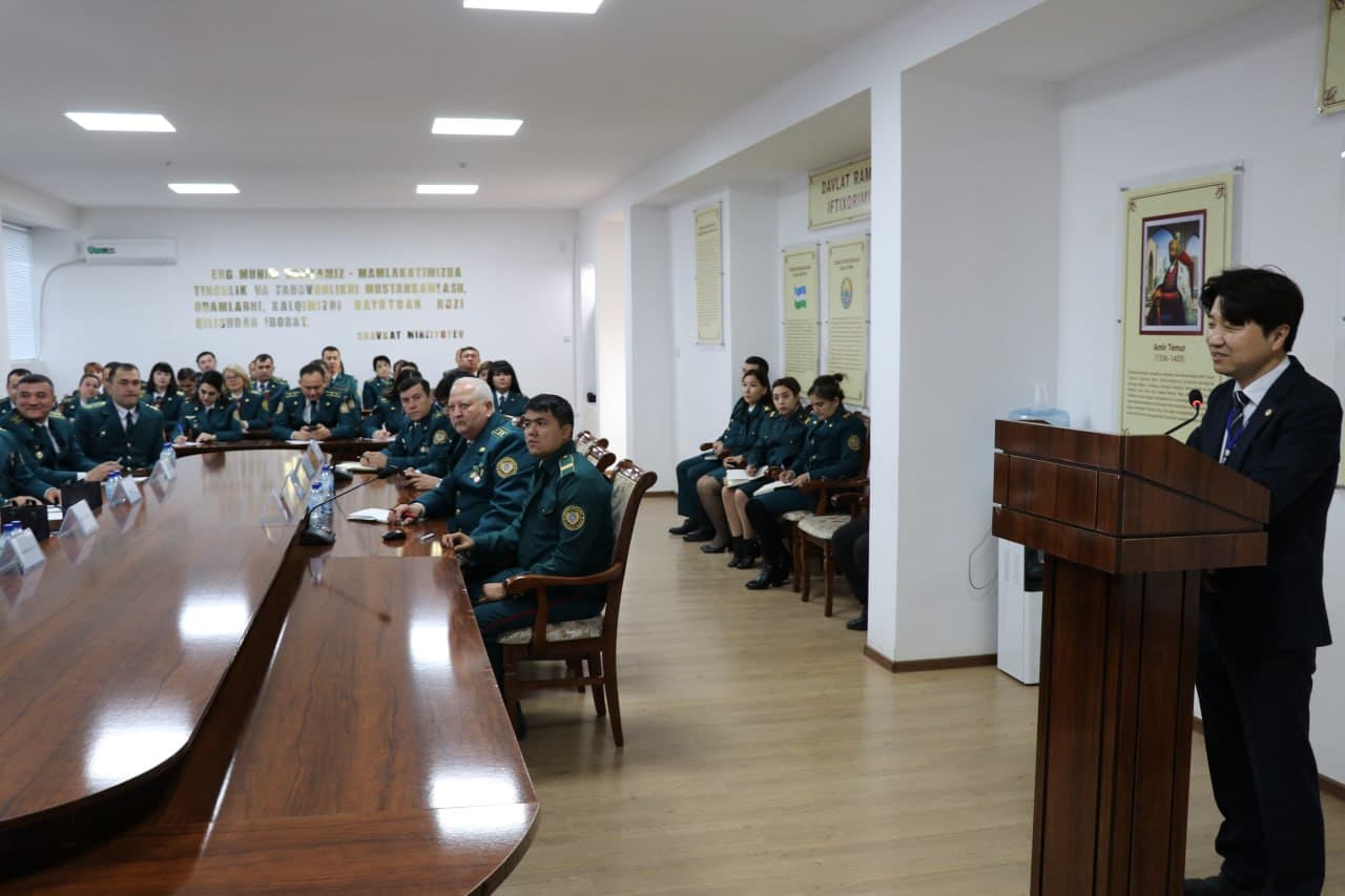 “Sud ekspertizasi turlari va sunʼiy intellektni qoʻllash” boʻyicha oʻquv kurslari boshlandi