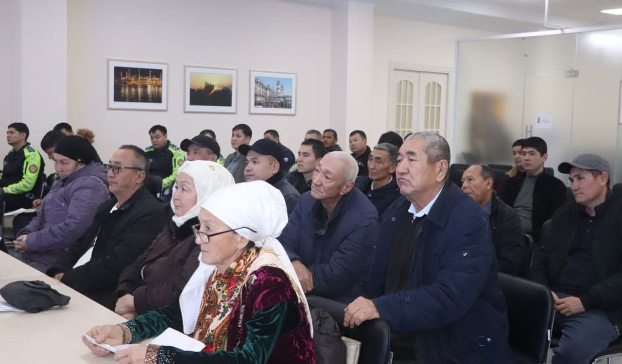 Начальник Службы безопасности дорожного движения ДОБ МВД полковник Шерзод Ибрагимов провел прием по вопросам безопасного движения