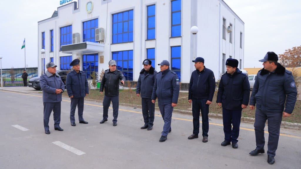 Бухоро вилояти ИИБ бошлиғи подполковник Икромжон Турсунов ва Ўзбекистон Республикаси ИИВ Пробация хизмати бошлиғи полковник Шароф Ураловлар Шофиркон туманининг бир нечта ҳудудларида бўлишди