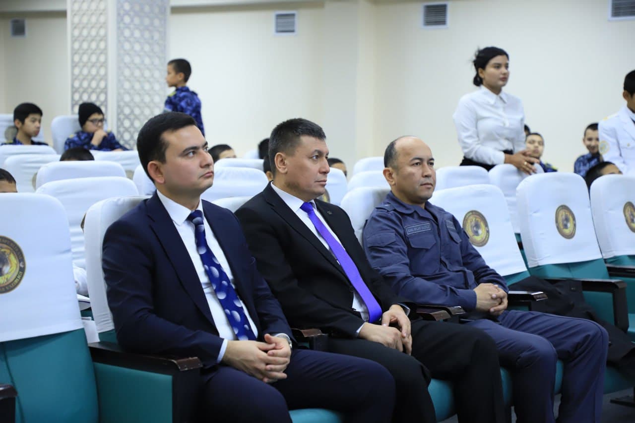 Ички ишлар вазирлигининг ихтисослаштирилган мактаб-интернатида “Конституция – бахтимиз қомуси” номли бош қомусимизнинг 32 йиллик тадбири кенг нишонланди