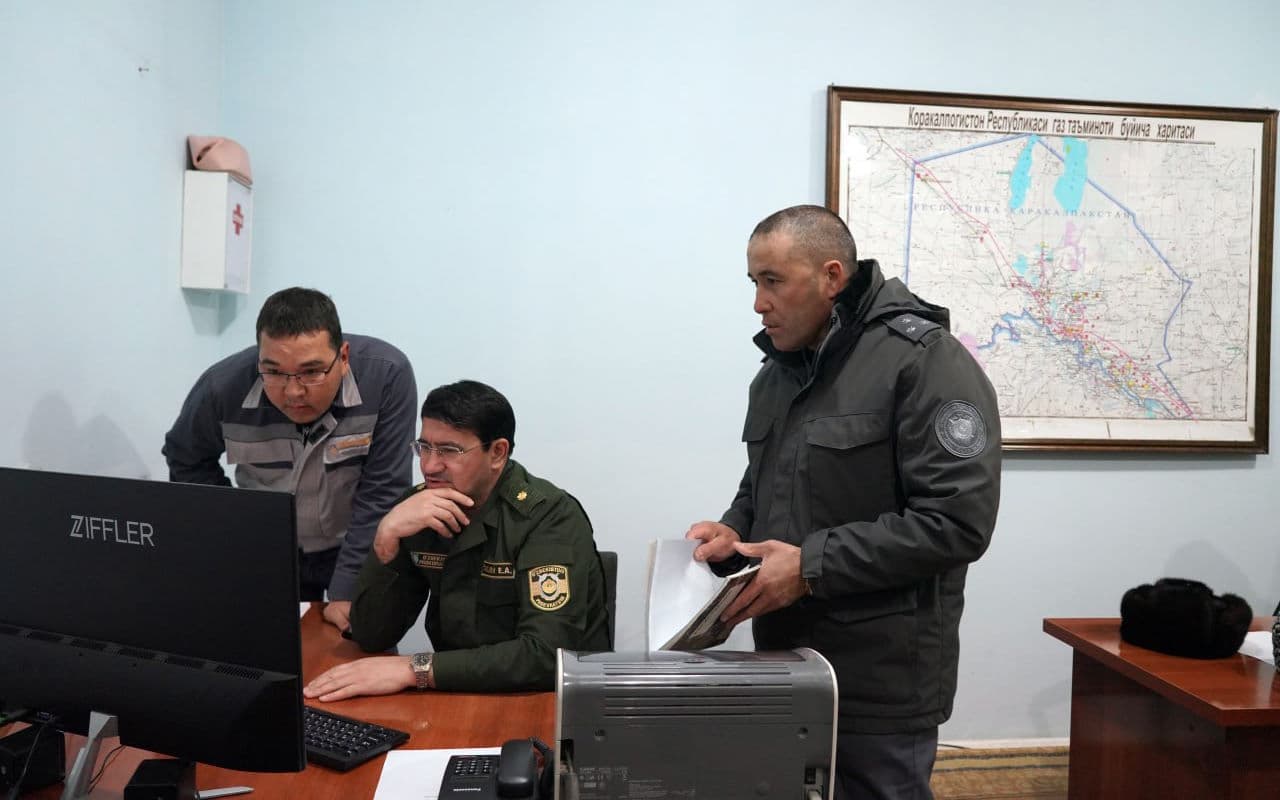 Прокурор Каракалпакстана Эркабой Тожиев и министр МВД Бахтияр Торебеков изучили криминогенную ситуацию и проблемы зимнего снабжения в Нукусе