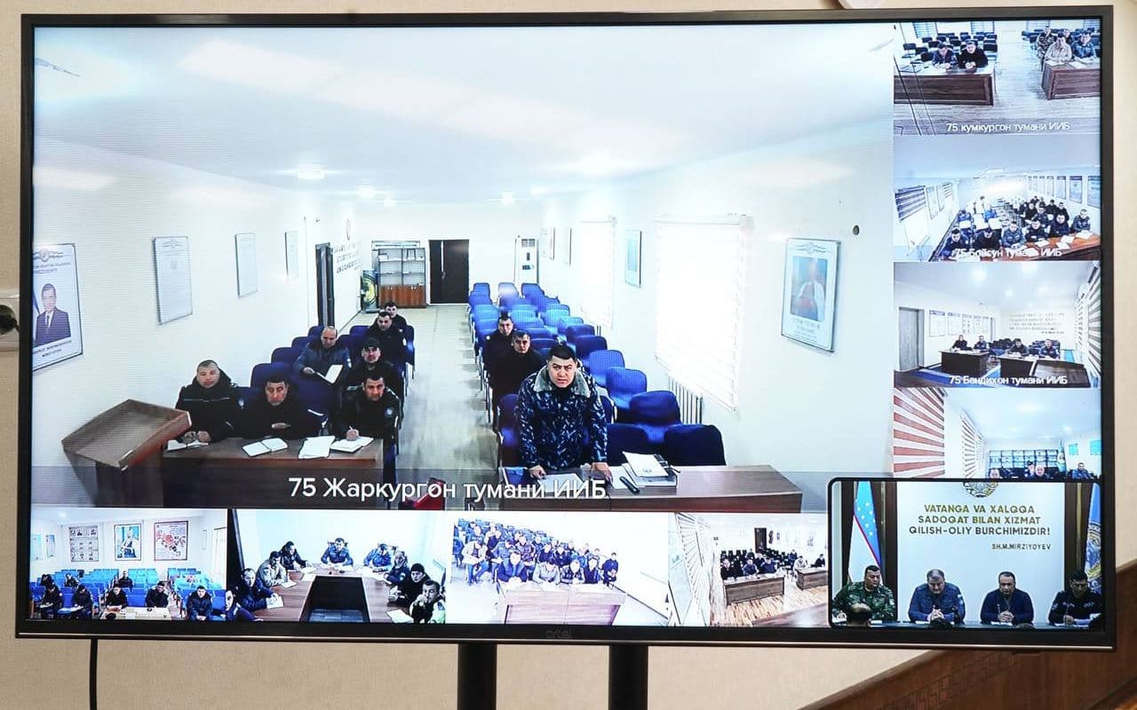 Surxondaryo viloyati huquq-tartibot idoralari rahbarlari huzurida “Prezident archasi” hamda Yangi yil bayramini tinch osoyishta oʻtkazish maqsadiga qaratilgan tezkor yigʻilish oʻtkazildi