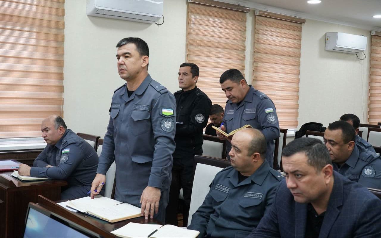 Surxondaryo viloyati huquq-tartibot idoralari rahbarlari huzurida “Prezident archasi” hamda Yangi yil bayramini tinch osoyishta oʻtkazish maqsadiga qaratilgan tezkor yigʻilish oʻtkazildi