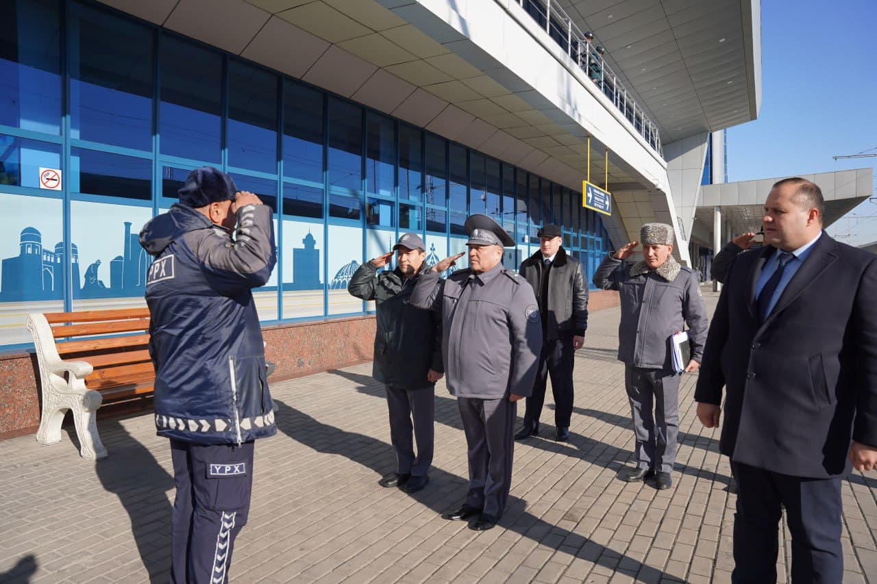 Vazir oʻrinbosari general-mayor Baxodir Mirzaraximov huzurida Toshkent mintaqasi temir yoʻl transportida xavfsizlikni taʼminlash boshqarmasi xodimlari bilan oʻtgan 11 oy yakunlari sarhisob qilindi