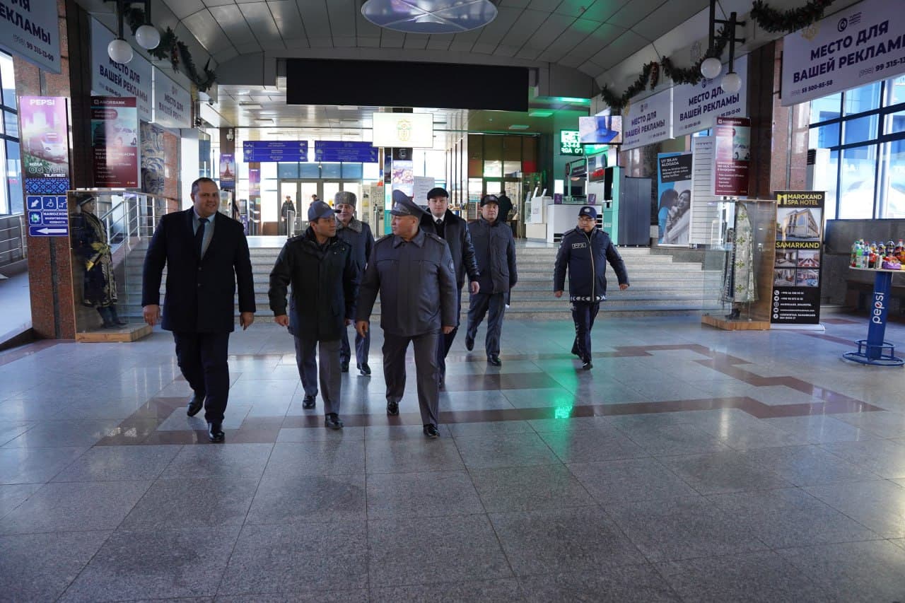 Vazir oʻrinbosari general-mayor Baxodir Mirzaraximov huzurida Toshkent mintaqasi temir yoʻl transportida xavfsizlikni taʼminlash boshqarmasi xodimlari bilan oʻtgan 11 oy yakunlari sarhisob qilindi