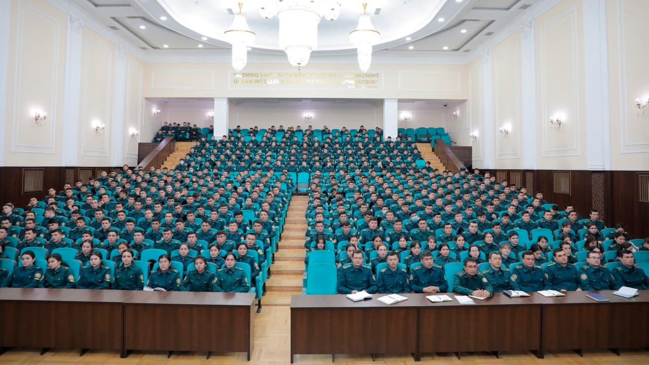 The Academy of the MIA hosted a round table discussion about measures aimed at curbing criminal activity in the capital's mahallas