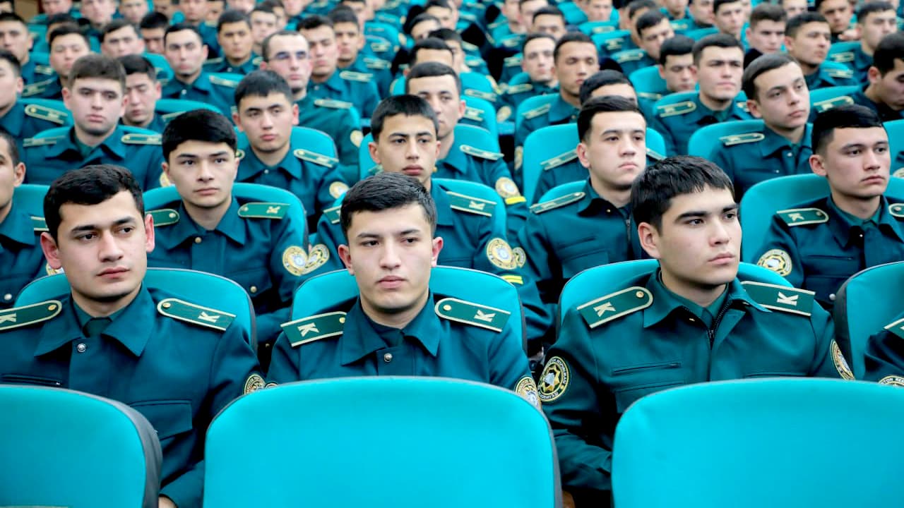 The Academy of the MIA hosted a round table discussion about measures aimed at curbing criminal activity in the capital's mahallas