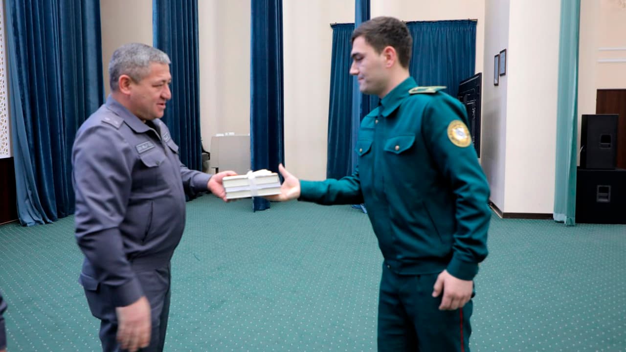 The Academy of the MIA hosted a round table discussion about measures aimed at curbing criminal activity in the capital's mahallas