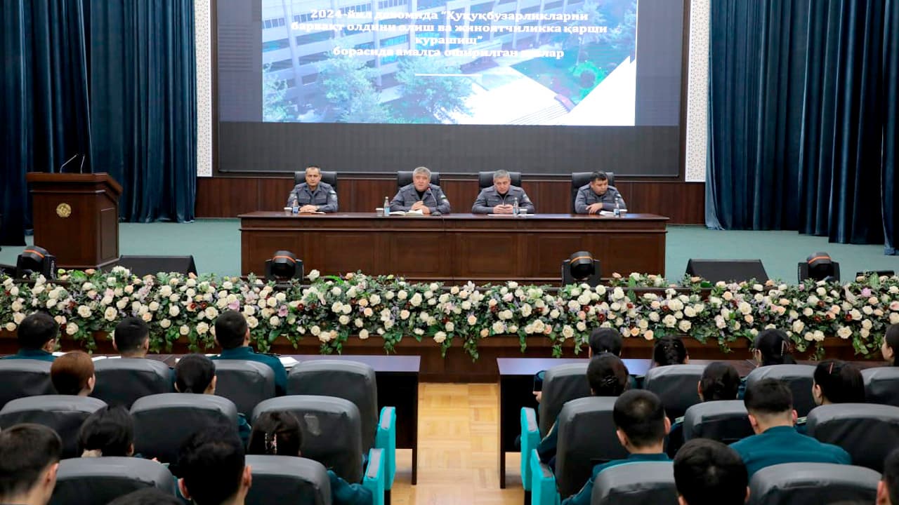 The Academy of the MIA hosted a round table discussion about measures aimed at curbing criminal activity in the capital's mahallas