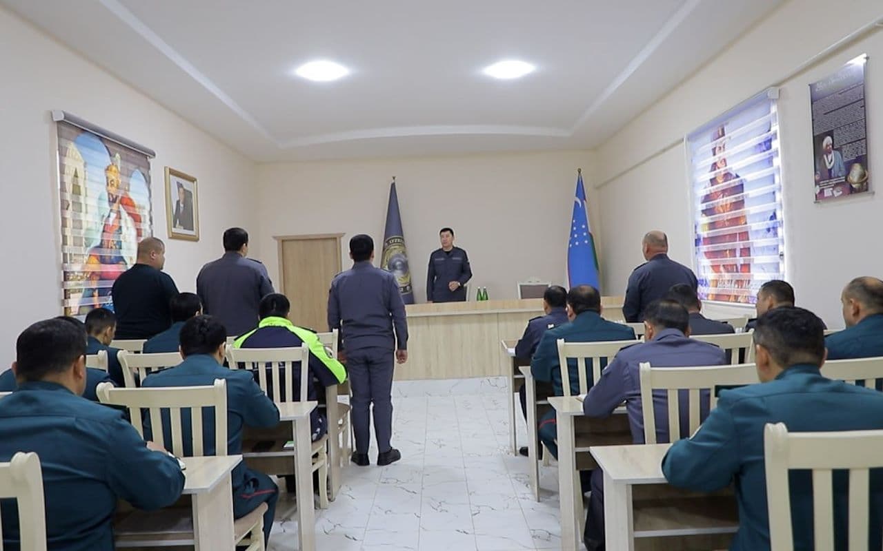 Хоразм вилояти ИИБ бошлиғи полковник Равшан Султанходжаев томонидан Хонқа тумани Ички ишлар бўлимида тезкор йиғилиш ўтказилди