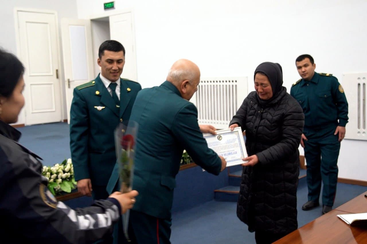 С участием личного состава Управления охраны общественного порядка УВД Андижанской области, их родителей и ветеранов состоялось совещание по обсуждению вопросов укрепления служебной дисциплины