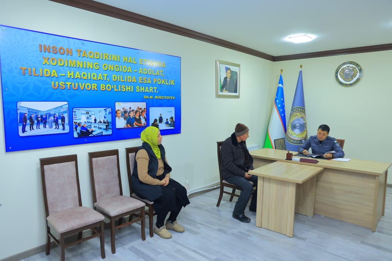 Namangan viloyati IIB binosida boshqarma boshligʻi polkovnik Shuxrat Aliyevning fuqarolar uchun qabuli oʻtkazildi