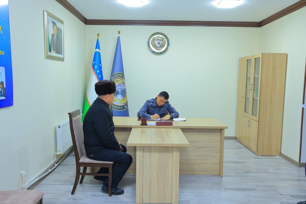 Namangan viloyati IIB binosida boshqarma boshligʻi polkovnik Shuxrat Aliyevning fuqarolar uchun qabuli oʻtkazildi