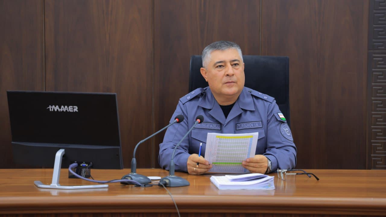 Начальник Управления внутренних дел Бухарской области полковник Икромжон Турсунов провел еженедельное совещание