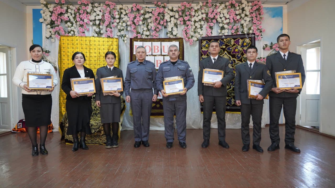 ИИВ Академияси бошлиғи Ички ишлар вазирлигининг Навоий вилоятидаги академик лицейи ёшлари билан учрашди