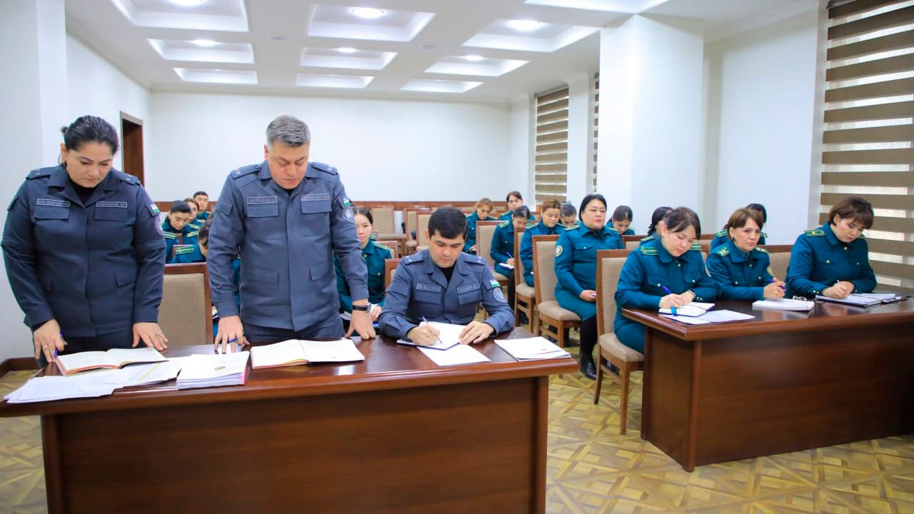 Colonel Rakhmat Mamatov, Head of the DIA of Samarkand region discussed the activities of inspectors on women's issues