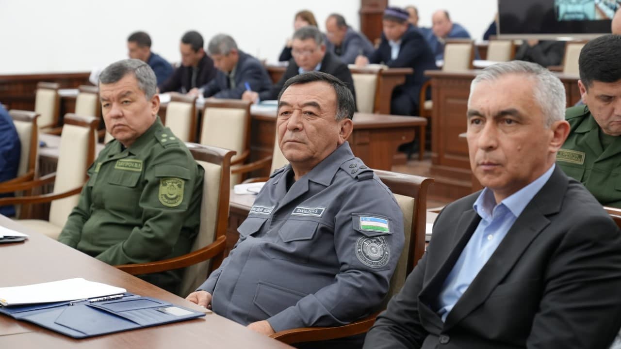 Qashqadaryo viloyati hokimligida Prezidentning 2025-yildagi PQ-1-son Qarori ijrosini hududlarda tizimli va oʻz vaqtida taʼminlash boʻyicha ustuvor vazifalarga oid tahliliy-tanqidiy yigʻilish oʻtkazildi