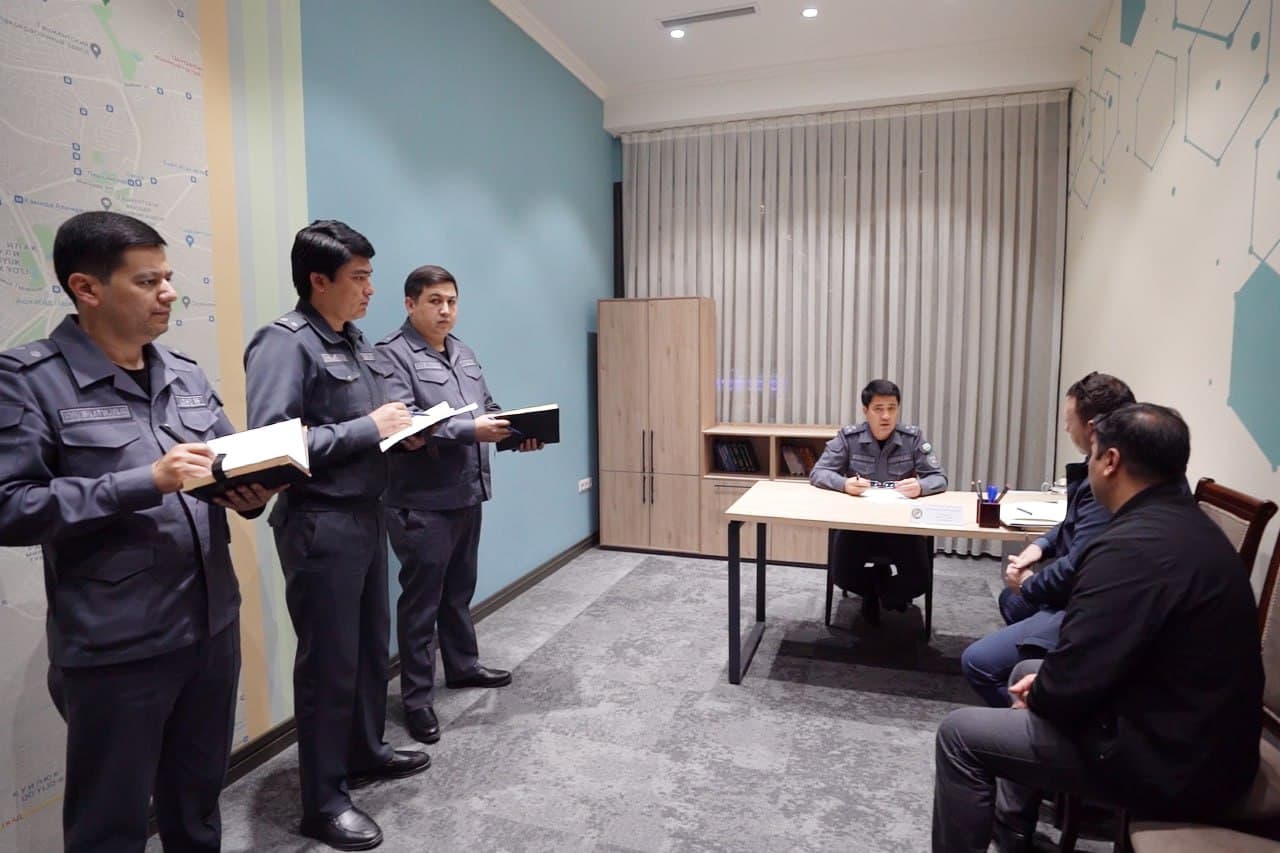 Ichki ishlar vazirligi tomonidan joylarda aholi murojaatlarini oʻrganish, xalq bilan ochiq muloqot oʻrnatish hamda aniqlangan muammolarni bartaraf etish masalalariga jiddiy eʼtibor qaratilmoqda